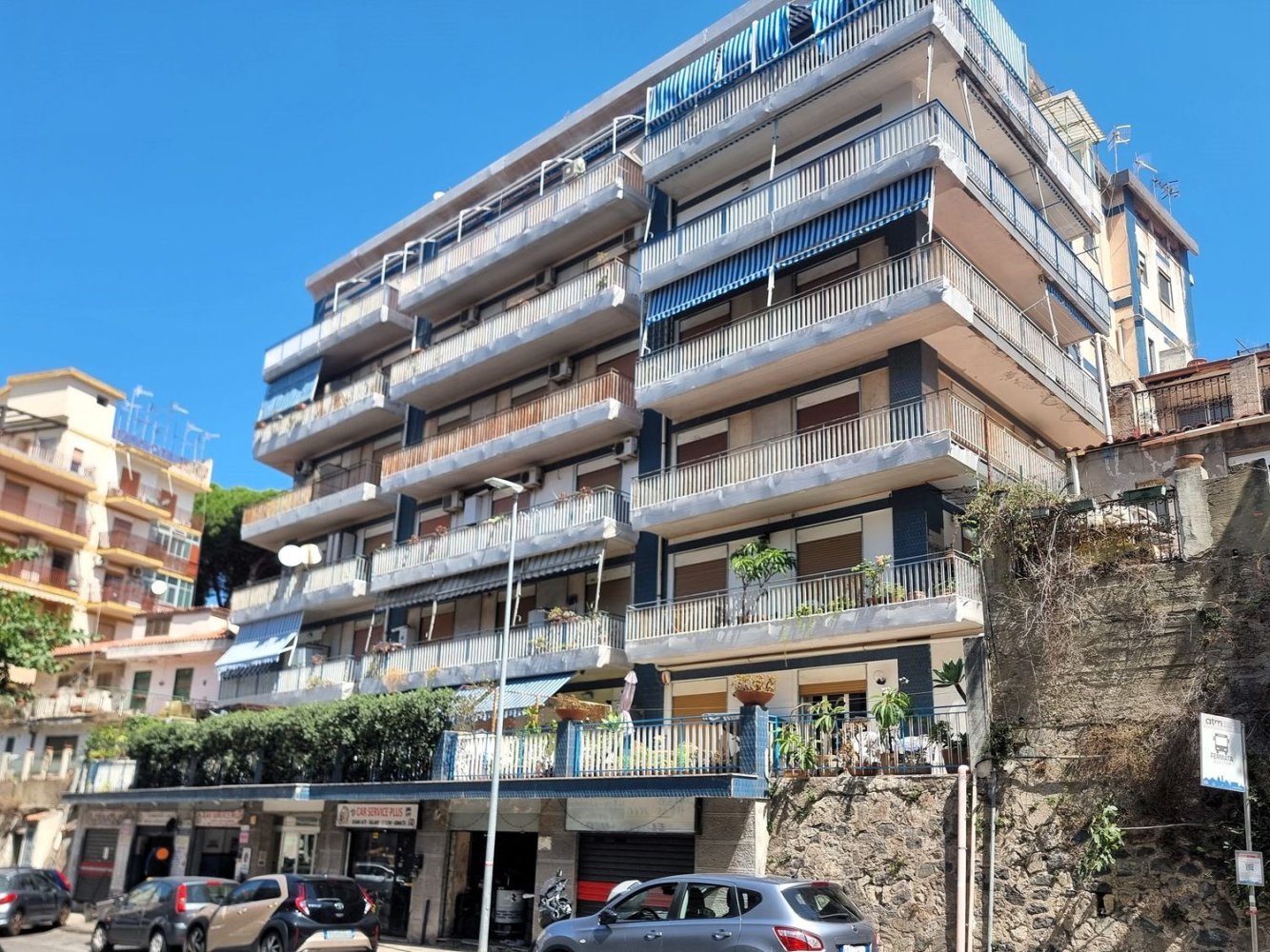 5 bedrooms Apartment in Messina, Italy No. 336701