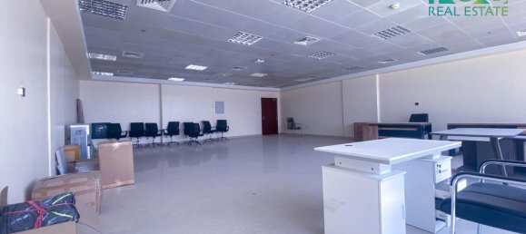 115.9m² Office in Al Jazirah Al Hamra, UAE No. 31138 3