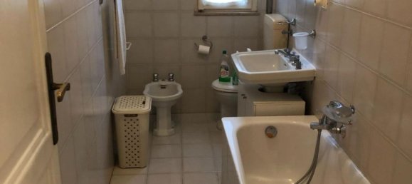 Casa de 4 divisões em Massa, Italy N.º 216484 10