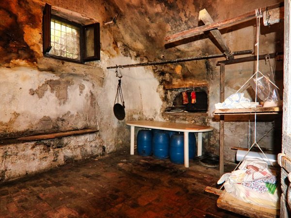 17 rooms Castles in Idro, Italy No. 91819