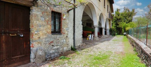 17 rooms Castles in Idro, Italy No. 91819 5