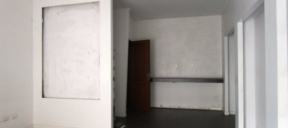 Imóvel comercial de 2 divisões em Foggia, Italy N.º 172269 2