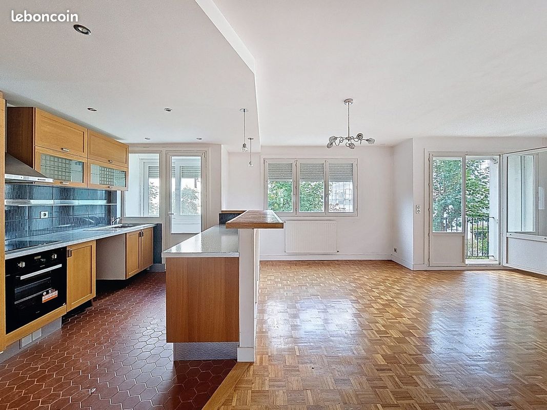 2 غرف نوم شقة في Champigny-sur-Marne, France رقم 350513