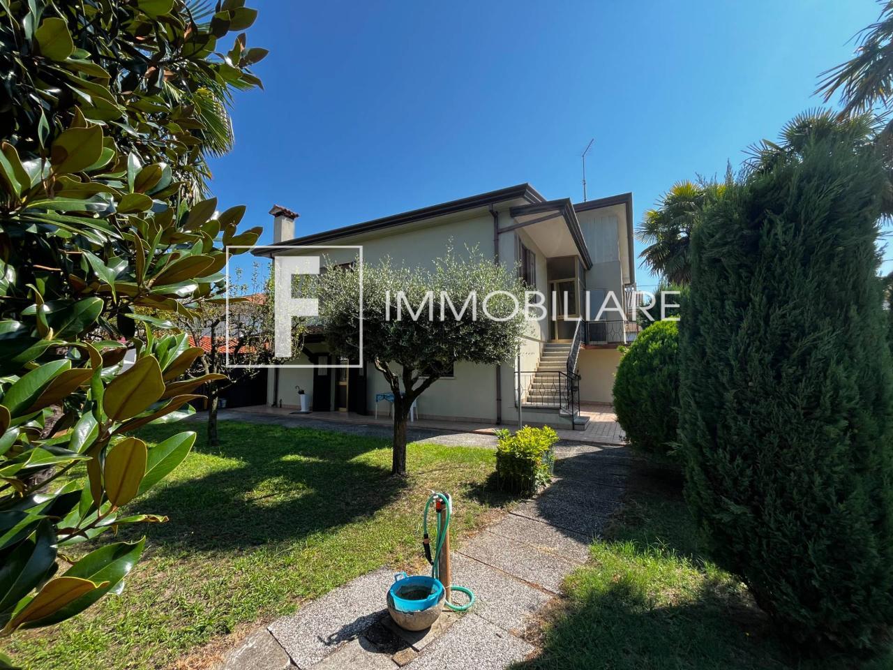 8 rooms House in Jesolo, Italy No. 171169