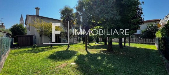 8 rooms House in Jesolo, Italy No. 171169 2