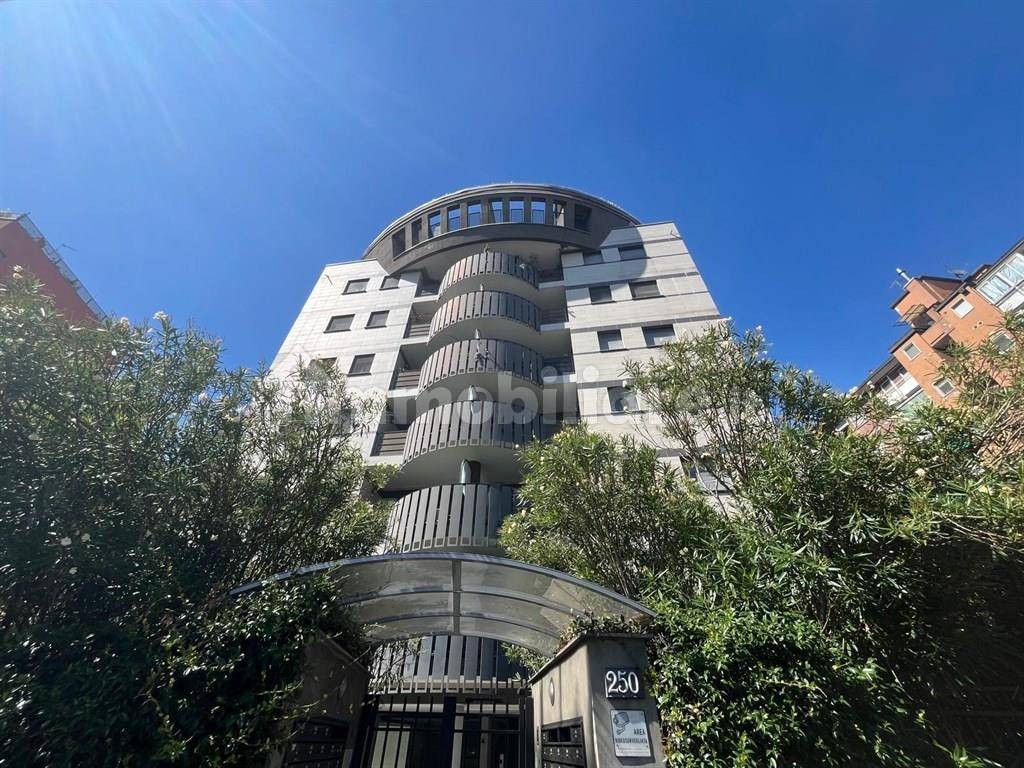 1 chambre Appartement à Milan, Italy No. 384294