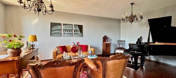 Вилла с 6 комнатами в Биелла, Италия № 37744 37