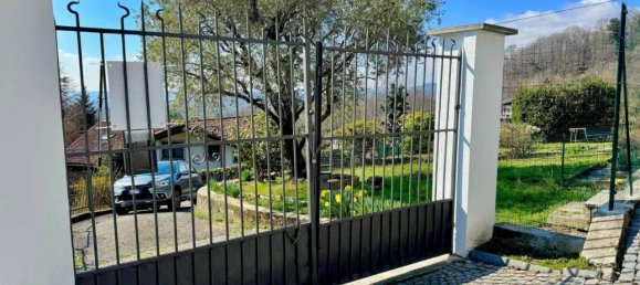 Вилла с 6 комнатами в Биелла, Италия № 37744 3