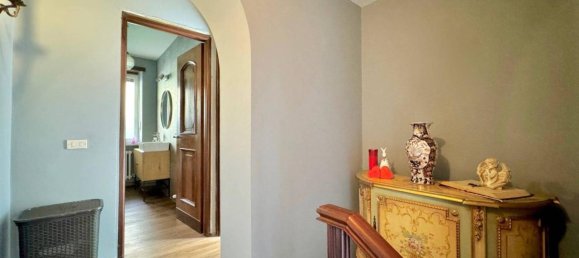 Вилла с 6 комнатами в Биелла, Италия № 37744 70