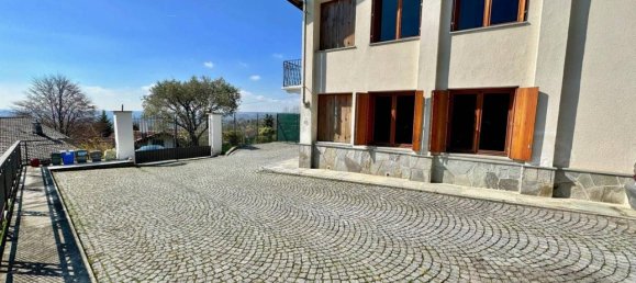 Вилла с 6 комнатами в Биелла, Италия № 37744 10