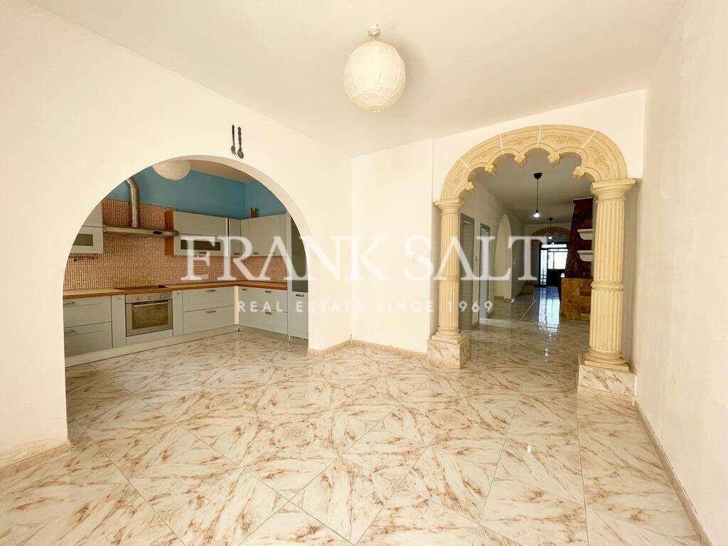 4 bedrooms House in Bahrija, Malta No. 8359