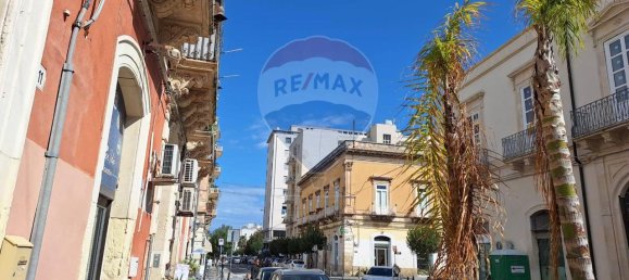 9-Zimmer Haus in Syracuse, Italy, Nr. 241035 4