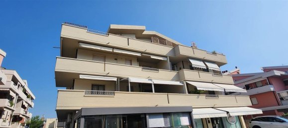 6 rooms Apartment in Viareggio, Italy No. 46365 2