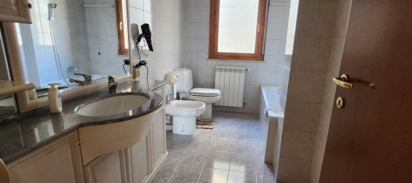 6 rooms Apartment in Viareggio, Italy No. 46365 7