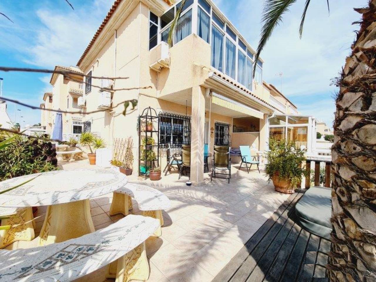 Casa de 3 dormitorios en Torrevieja, Spain No. 284766