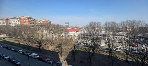 2 bedrooms Apartment in Turin, Italy No. 92103 13