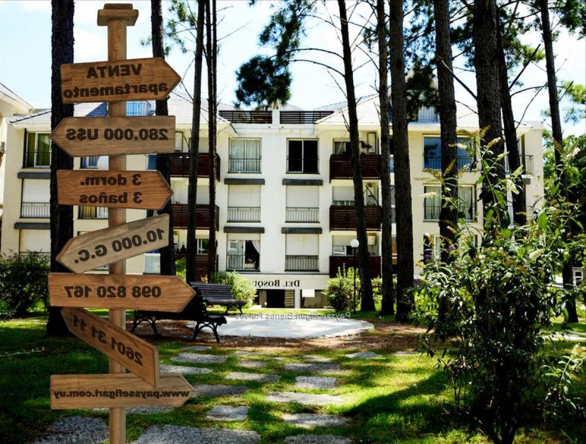 3 bedrooms Apartment in Canelones, Uruguay No. 8169