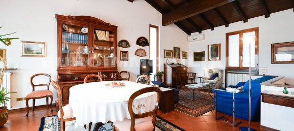 3 bedrooms Villa in Brescia, Italy No. 72880 4