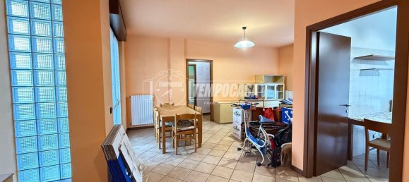3-salle Appartement à Rozzano, Italy No. 339080 2