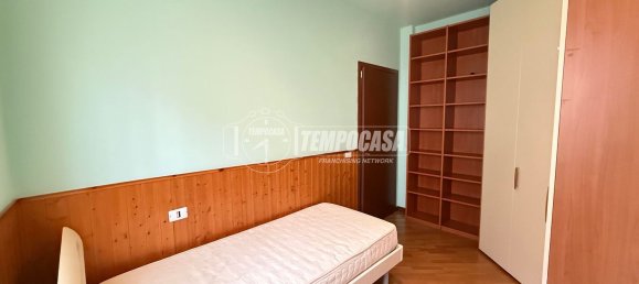 3-salle Appartement à Rozzano, Italy No. 339080 27