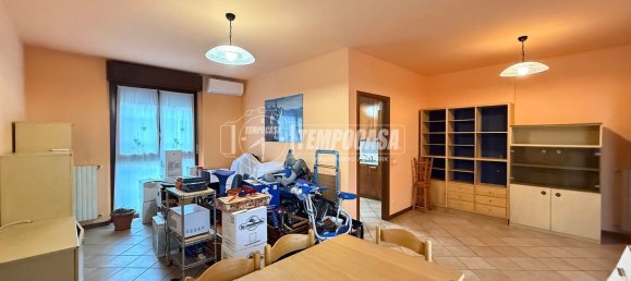 3-salle Appartement à Rozzano, Italy No. 339080 10