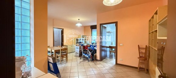 3-salle Appartement à Rozzano, Italy No. 339080 3