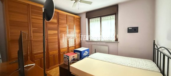 3-salle Appartement à Rozzano, Italy No. 339080 15
