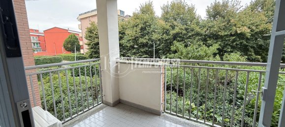 3-salle Appartement à Rozzano, Italy No. 339080 33