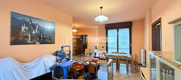 3-salle Appartement à Rozzano, Italy No. 339080 11