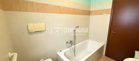 3-salle Appartement à Rozzano, Italy No. 339080 24