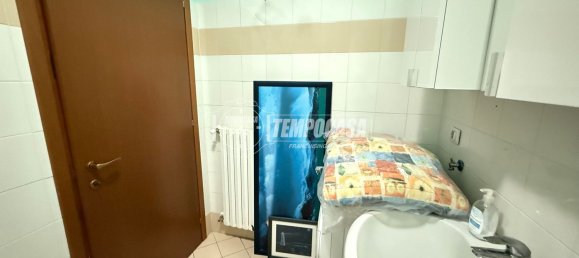 3-salle Appartement à Rozzano, Italy No. 339080 29