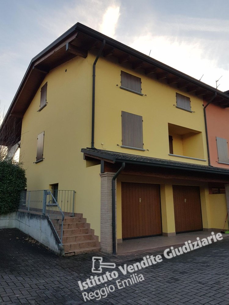 6 bedrooms House in Quattro Castella, Italy No. 336200