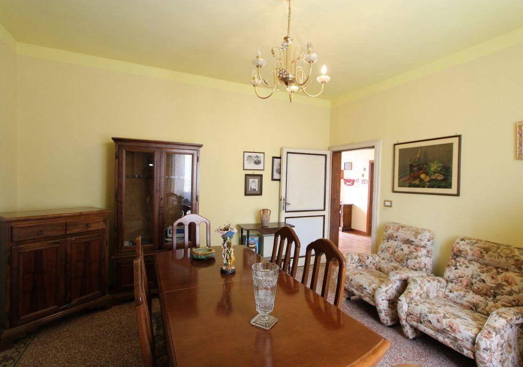 8 rooms Apartment in Chiusi, Italy No. 168128