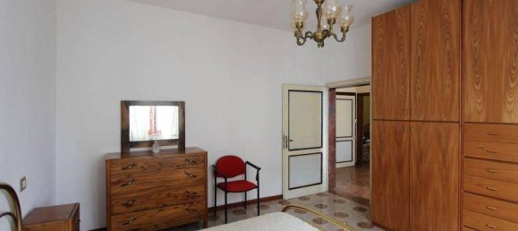 8 rooms Apartment in Chiusi, Italy No. 168128 6