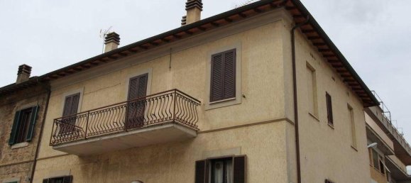 8 rooms Apartment in Chiusi, Italy No. 168128 13