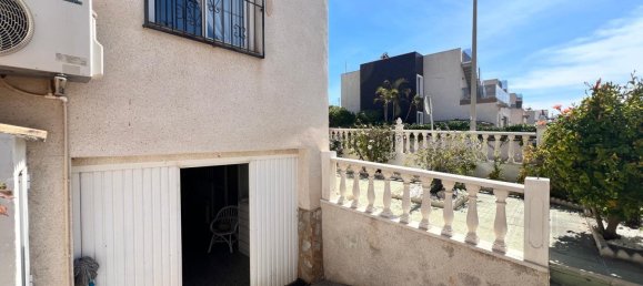132m² House for sale in Torrevieja, Alicante, Valencian Community, Spain № 366006 3