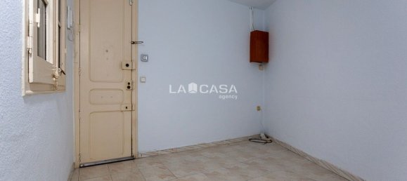 Apartamento de 3 dormitorios en Eixample, Spain No. 173414 17