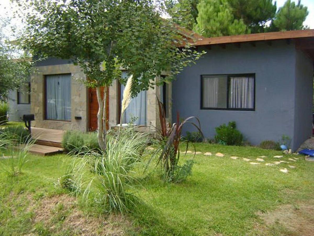 3 bedrooms House in Mar del Plata, Argentina No. 97715