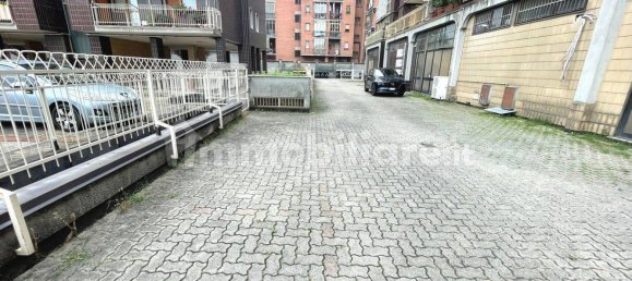 Коммерческая недвижимость с 2 комнатами в Турин, Италия № 375267 18