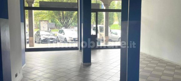 Коммерческая недвижимость с 2 комнатами в Турин, Италия № 375267 2