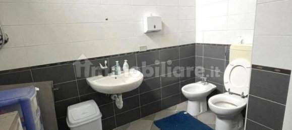 Коммерческая недвижимость с 2 комнатами в Турин, Италия № 375267 25