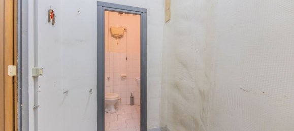 35m² Commercial property in Rome, Italy No. 353089 9