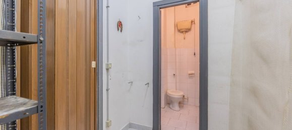 35m² Commercial property in Rome, Italy No. 353089 6