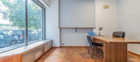 35m² Commercial property in Rome, Italy No. 353089 15