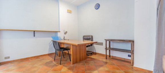 35m² Commercial property in Rome, Italy No. 353089 24