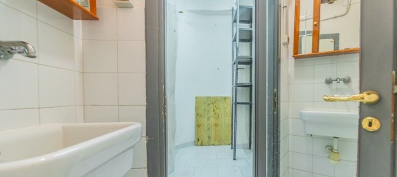 35m² Commercial property in Rome, Italy No. 353089 16