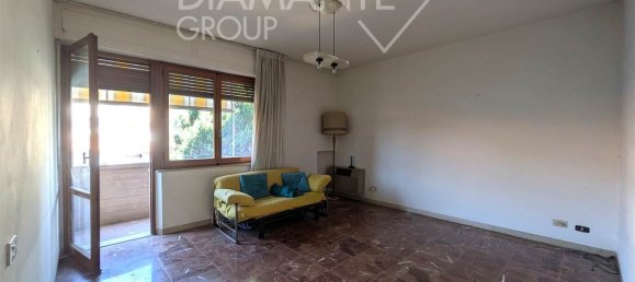 3 Schlafzimmer Wohnung in Chiusi, Italy, Nr. 352771 3