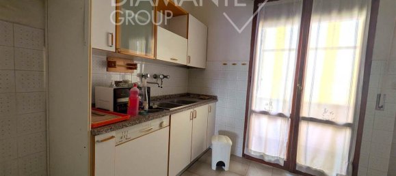 3 Schlafzimmer Wohnung in Chiusi, Italy, Nr. 352771 8
