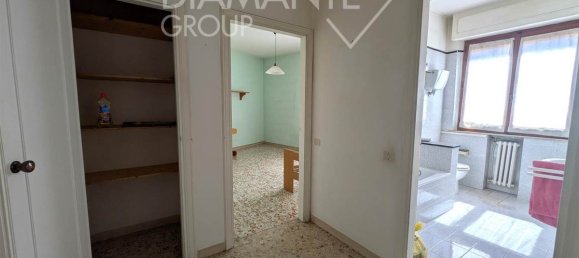 3 Schlafzimmer Wohnung in Chiusi, Italy, Nr. 352771 14