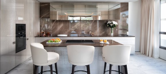 Apartamento de 4 dormitorios en EPIC, Marbella, Spain No. 15507 3